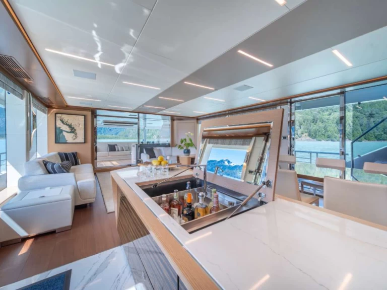 Hire Luxury Yacht with or without skipper Ocean alexander Seattle