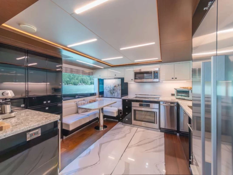 Hire Luxury Yacht Ocean alexander with a boat licence