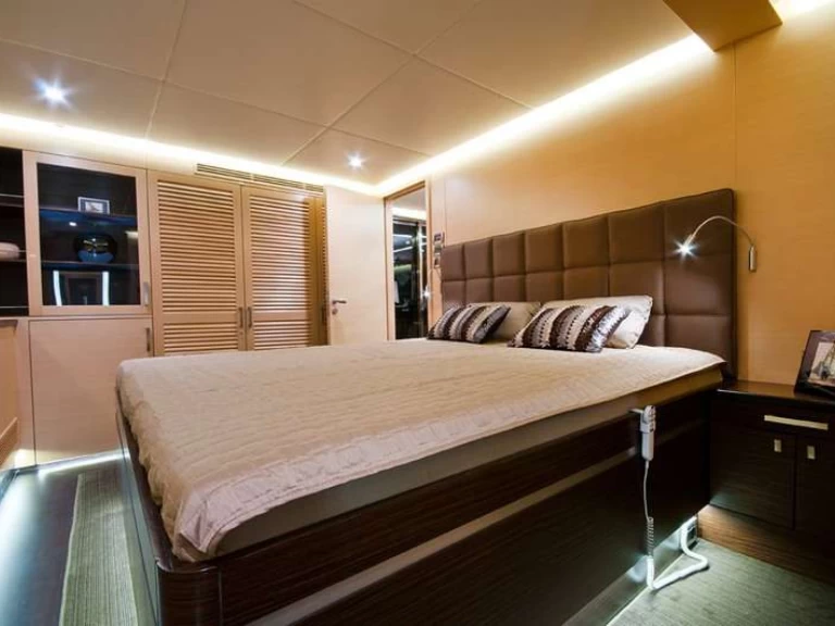 Luxury Yacht hire in Olbia - Sunreef IPHARRA
