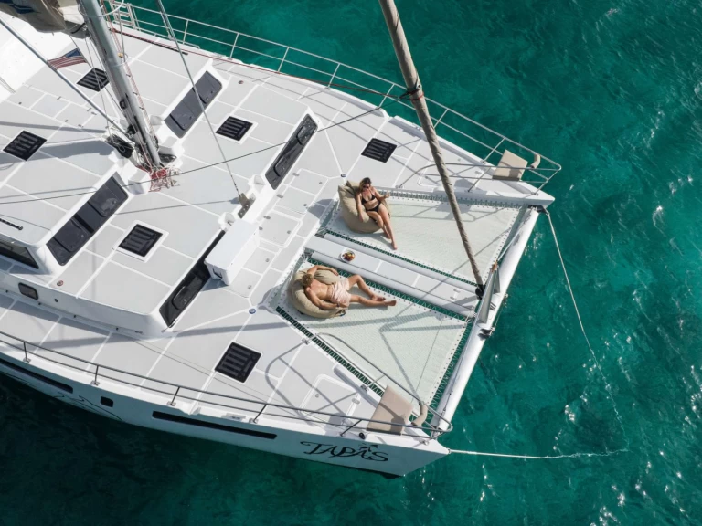 Yacht hire Saint Vincent and the Grenadines cheap TAPAS