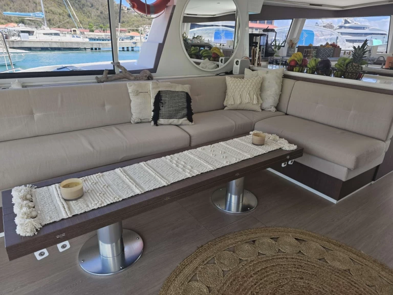 Charter a Bali CRYSTAL DREAMS in British Virgin Islands (BVI) on Samboat