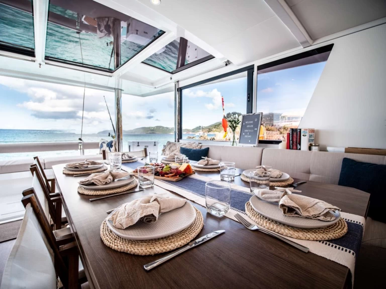 Luxury Yacht hire in Caribbean - Bali COCKTAILS &amp; DREAMS