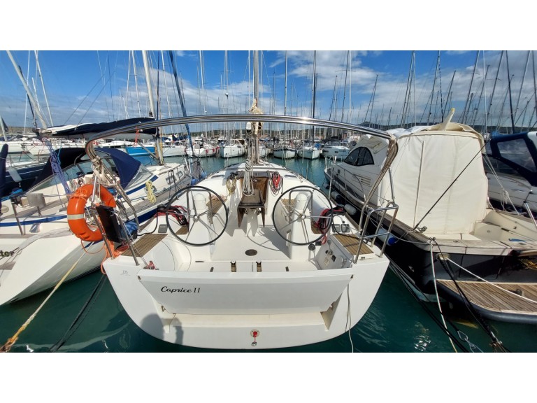 Yacht charter Castiglioncello - Dufour Dufour 335 Grand Large on SamBoat