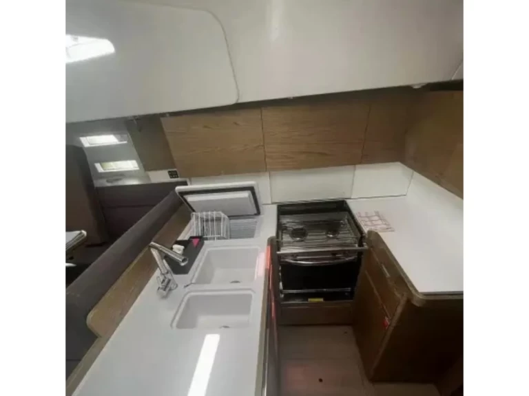 Sailboat hire in Betina - Elan Impression 50