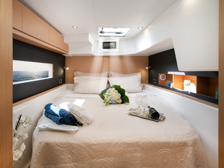 Yacht charter Alimos - Dufour Dufour 48 on SamBoat