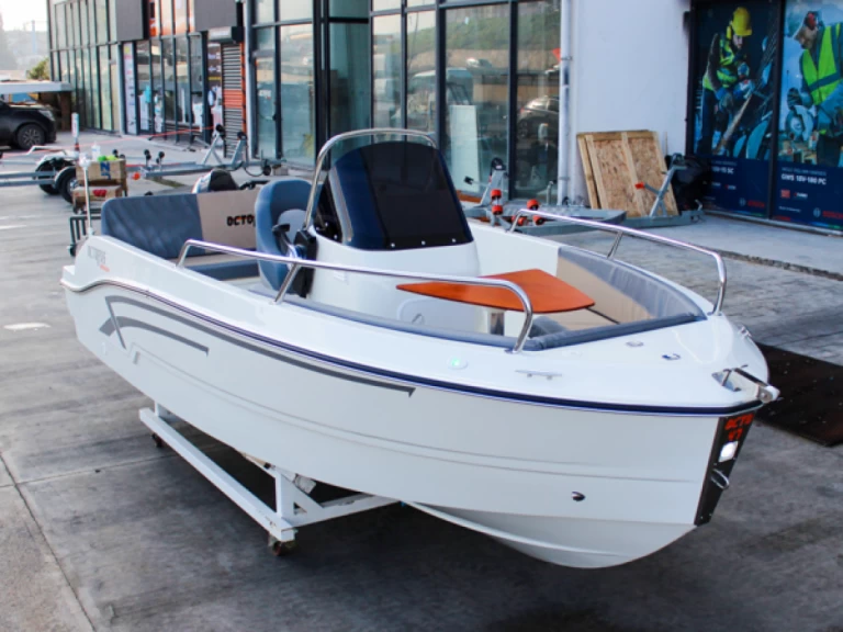 Yacht charter Manilva - Octopus Octopus 470 on SamBoat