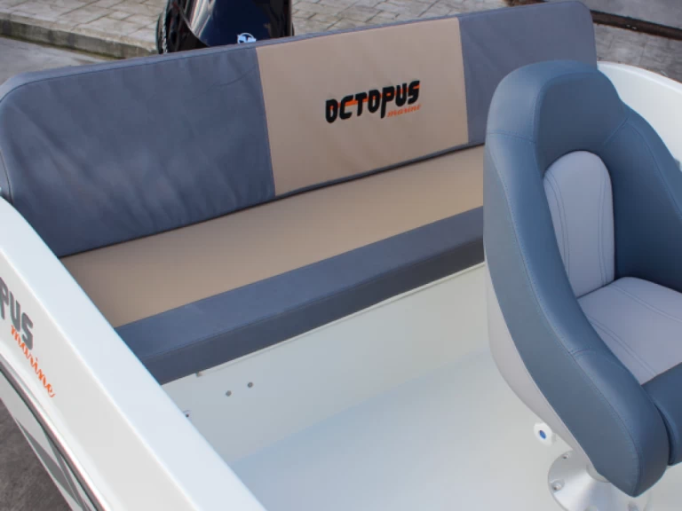 Yacht hire Manilva cheap Octopus 470