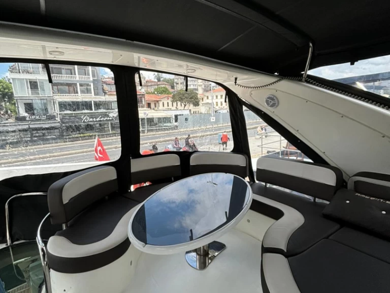 Hire Luxury Yacht Custom Made with a boat licence