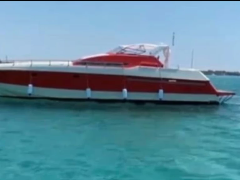 Yacht charter Municipio Roma X - Tecnomarine Tecnomarine tecnema 56 on SamBoat