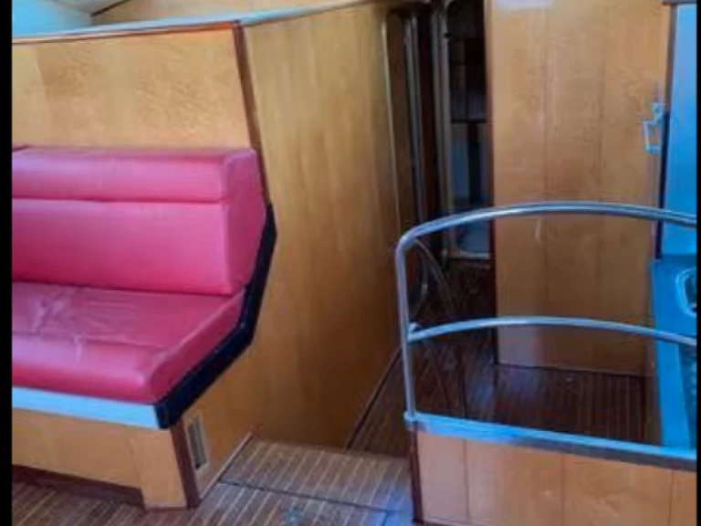 Luxury Yacht to hire Municipio Roma X at the best price