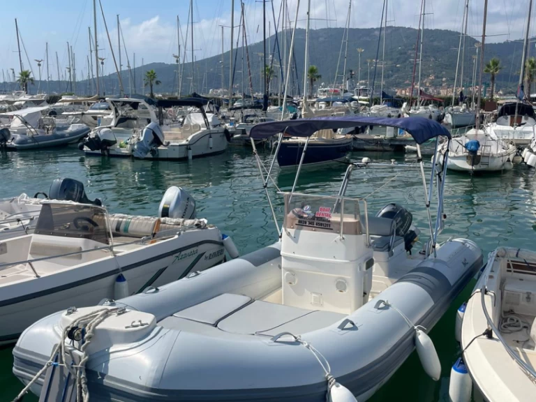Charter a Lomac Lomac 500 in La Spezia on Samboat