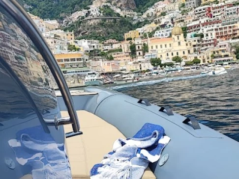 Yacht hire Arzachena cheap F 8