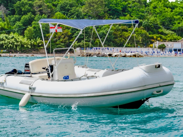 Charter a Nadir g16 in Bocca di Magra on Samboat