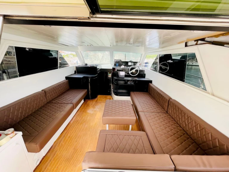 Hire a Ferretti Altura 39 Vlorë