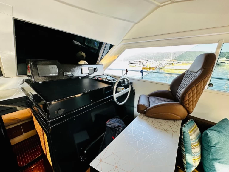 Luxury Yacht hire in Vlorë - Ferretti Altura 39