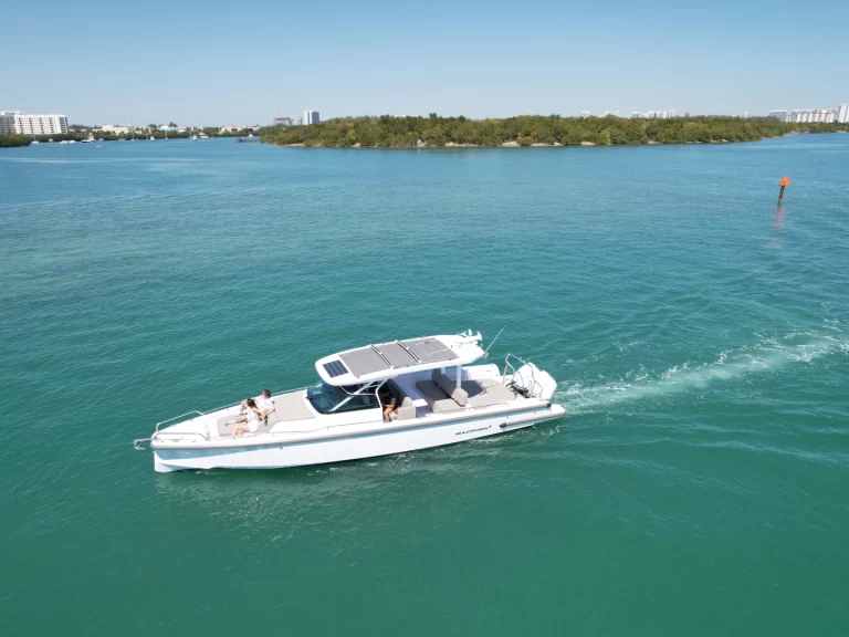 Yacht hire Miami cheap Axopar 37 Sun-Top
