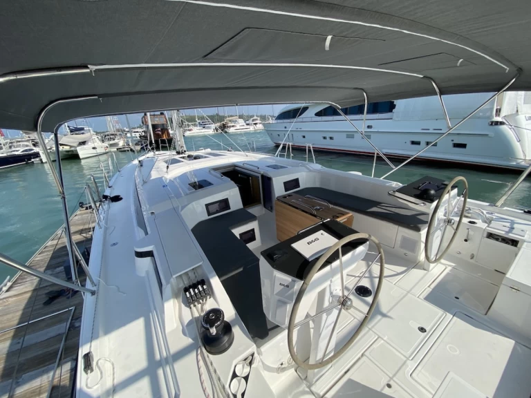 Hire Sailboat Bavaria with a boat licence