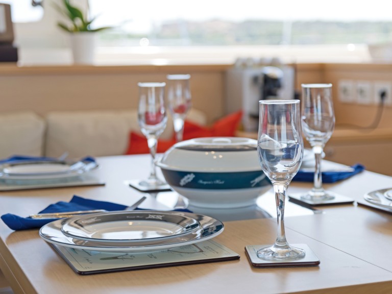 Charter a Lagoon Lagoon 560 in Marina (City) on Samboat