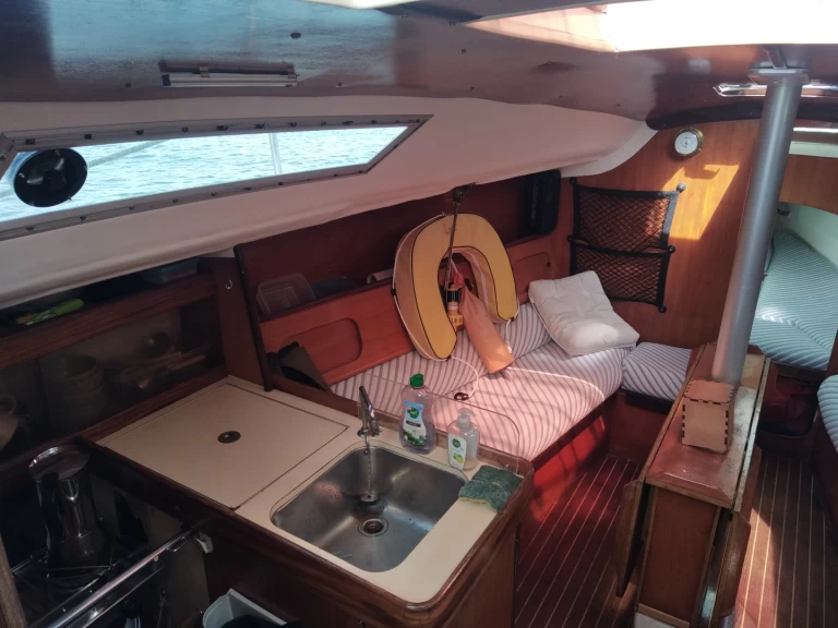 Charter a Bénéteau First 29 Dl in Lorient on Samboat