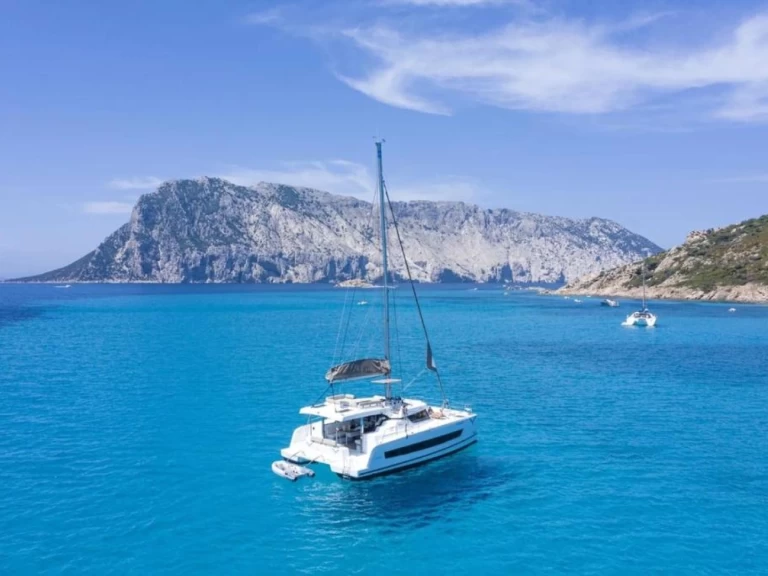 Charter a Bali Bali 4.0 in Palermo on Samboat