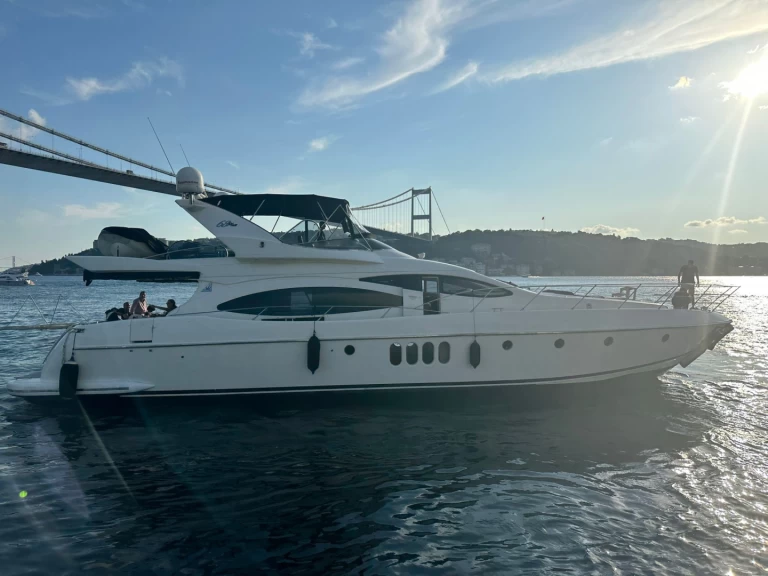 Luxury Yacht to hire Beşiktaş at the best price