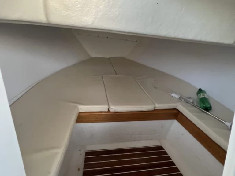 Motorboat to hire Turanj at the best price