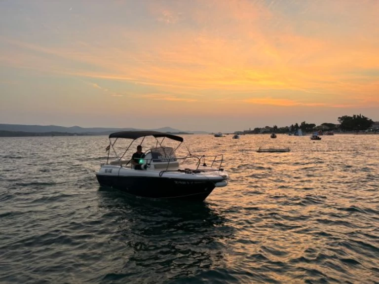 HM FLY 22 charter bareboat or skippered in  Turanj