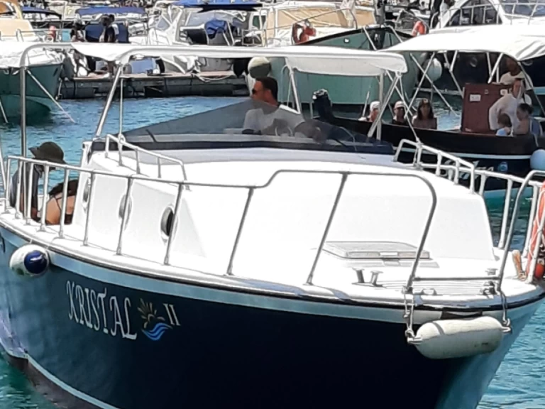 Azimut Azimut 28 charter bareboat or skippered in  Giardini-Naxos