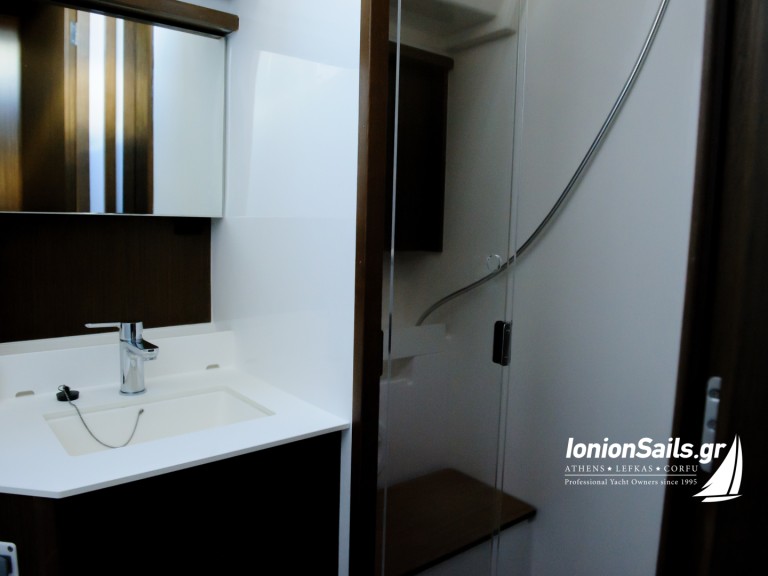 Hire Sailboat with or without skipper Bavaria Néa Péramos