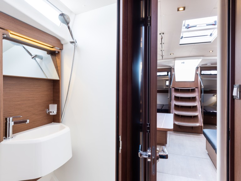 Yacht charter Néa Péramos - Bénéteau Oceanis 51.1 on SamBoat