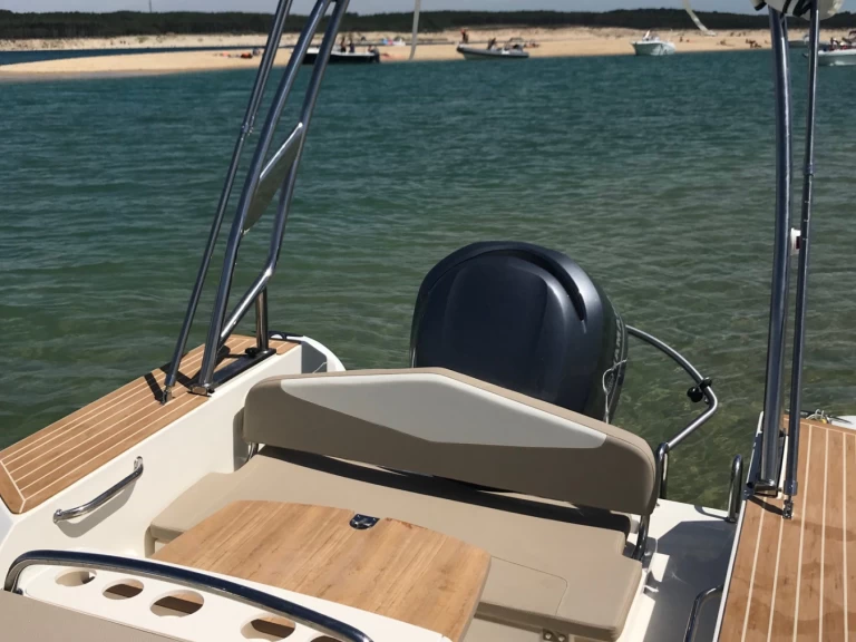 Hire a Capelli Tempest 700 Sun Lège-Cap-Ferret