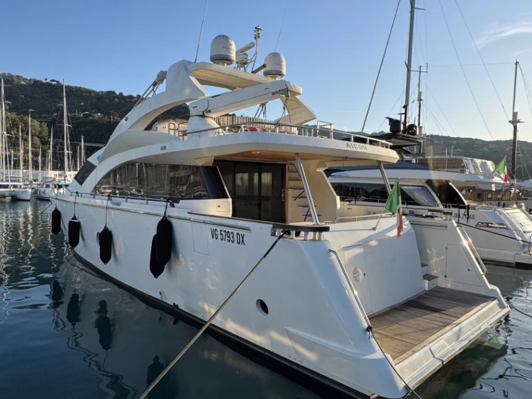 Hire Luxury Yacht with or without skipper Aicon Capo d'Orlando Porto
