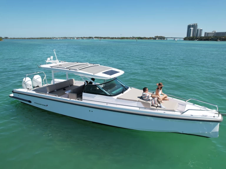 Hire Motorboat Axopar with a boat licence