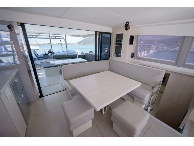 Yacht hire Néa Péramos cheap Leopard 43 Powercat