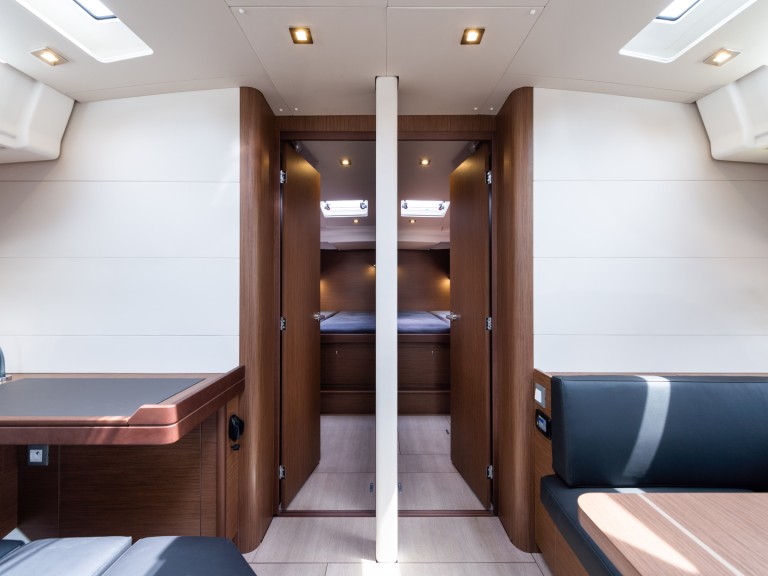 Hire a Bénéteau Oceanis 51.1 Néa Péramos