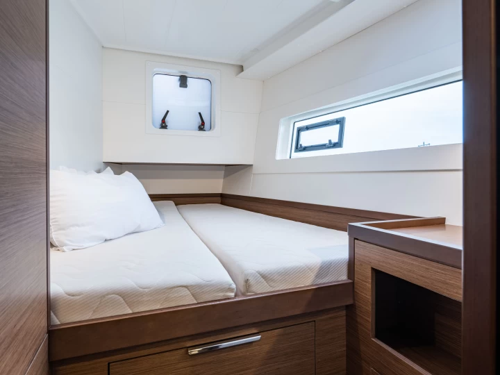 Catamaran to hire Néa Péramos at the best price