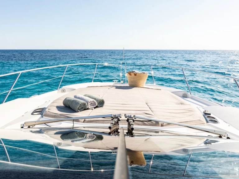 Luxury Yacht hire in Palma de Mallorca - Sunseeker Predator 57