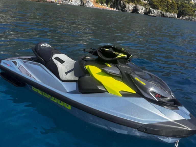 Jet ski to hire Torre Annunziata at the best price
