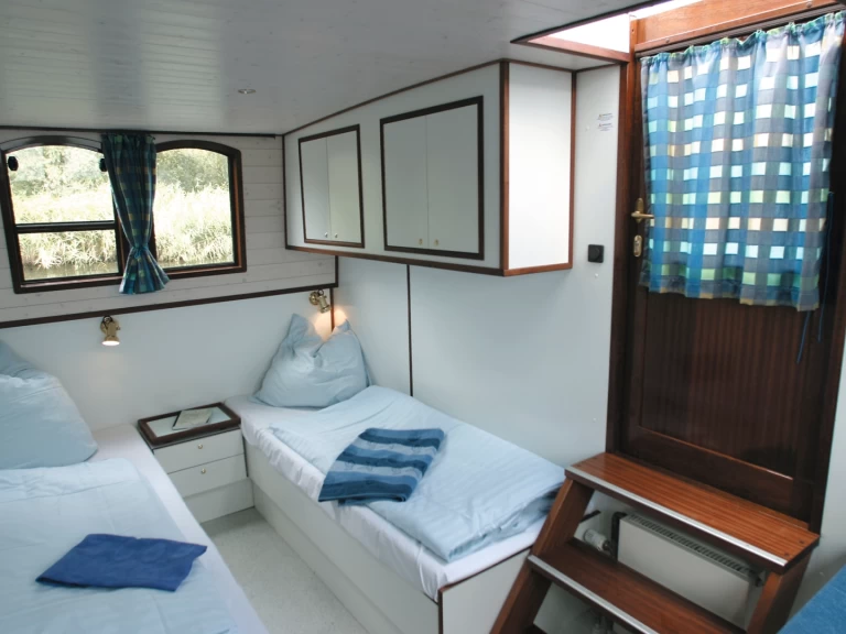 Motorboat hire in Rechlin -  Kormoran 940