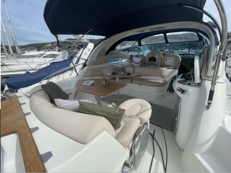 Hire Motorboat Cranchi with a boat licence