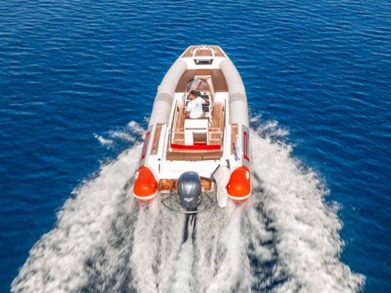 Hire RIB Pirelli with a boat licence