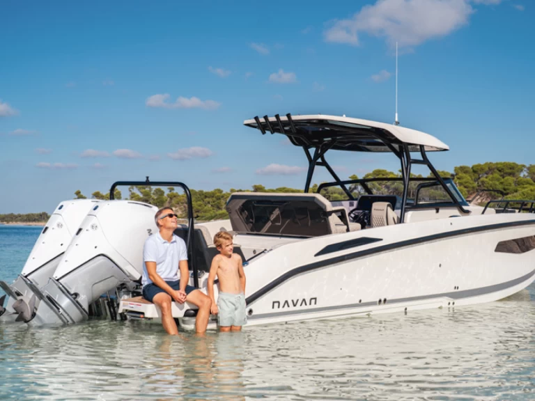 Hire Motorboat with or without skipper Navan Port of Cannigione