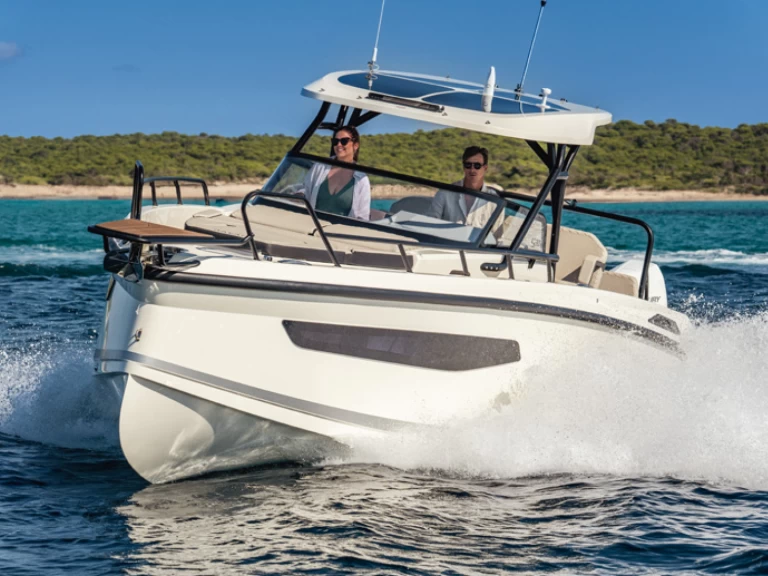 Hire Motorboat Navan with a boat licence