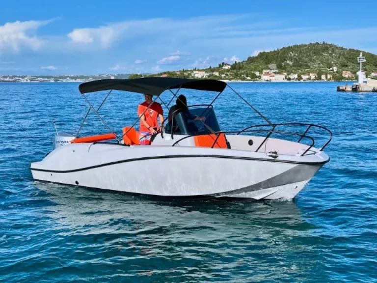 Motorboat to hire Kukljica at the best price