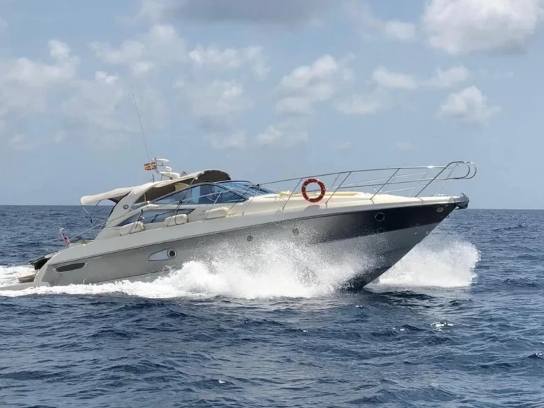 Yacht charter Port d'Andratx - Cranchi Mediterranee 43 on SamBoat