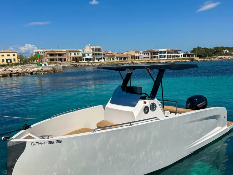 Hire Motorboat Cattleya with a boat licence