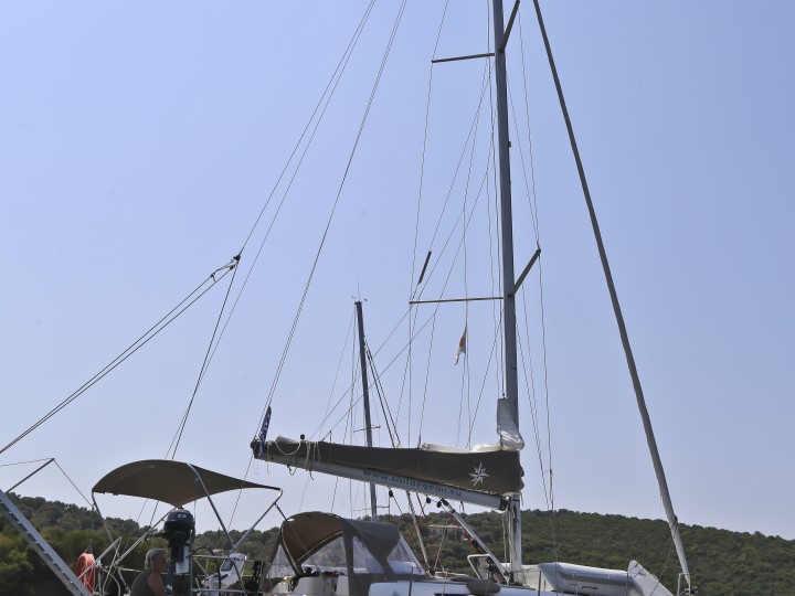 Hire a Jeanneau Sun Odyssey 33i Volos