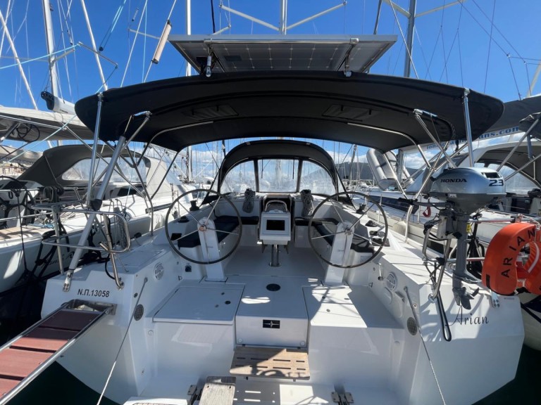 Charter a Bavaria Bavaria C42 in Lefkáda on Samboat