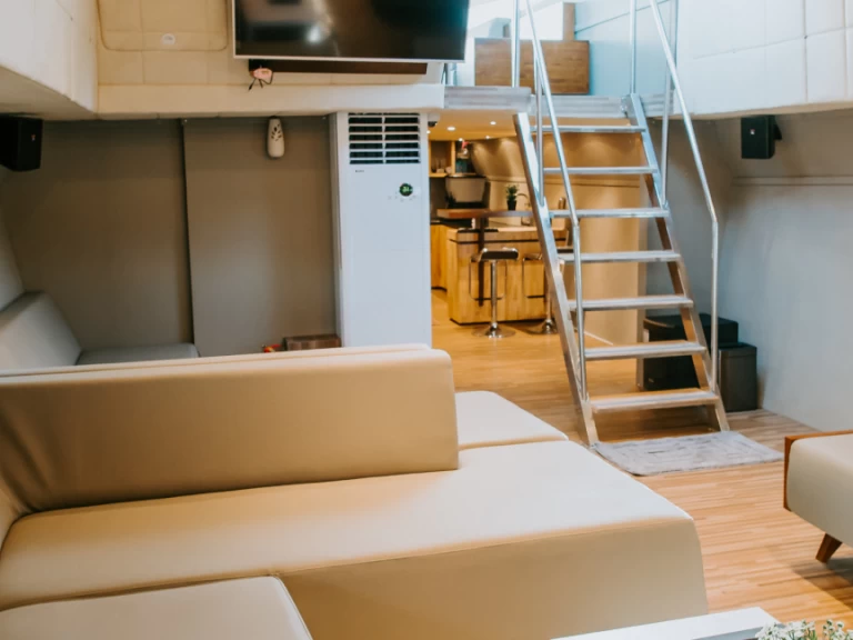 Luxury Yacht hire in Bali - Monohull 2018