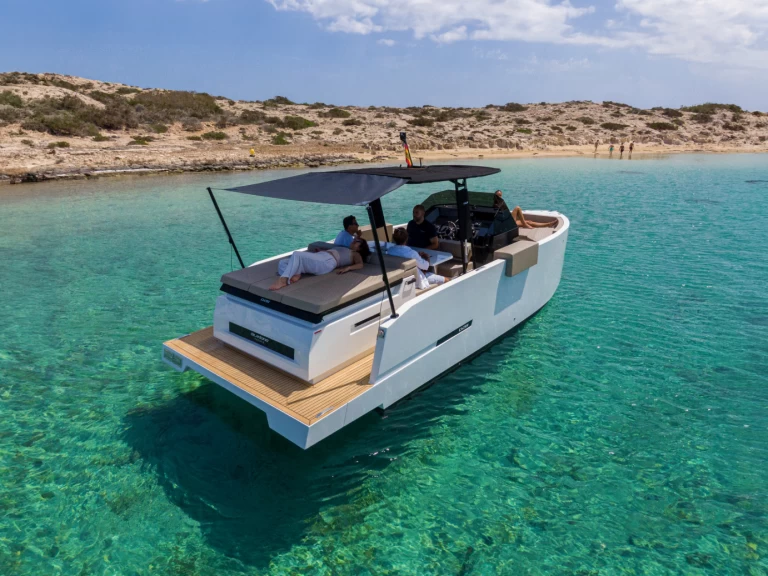 Yacht charter Ibiza Town - De Antonio DE ANTONIO 28 on SamBoat